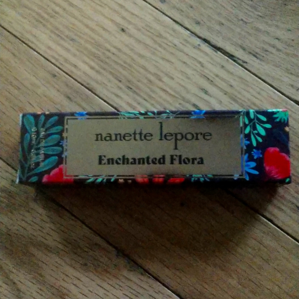 Nanette lepore enchanted flora 10 ml travel eau de parfum